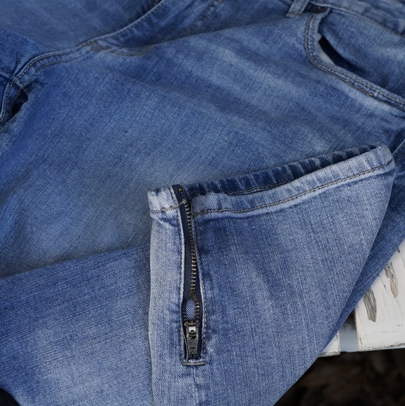 Calvin Klein Pixie Jeans - Picture 2 of 3